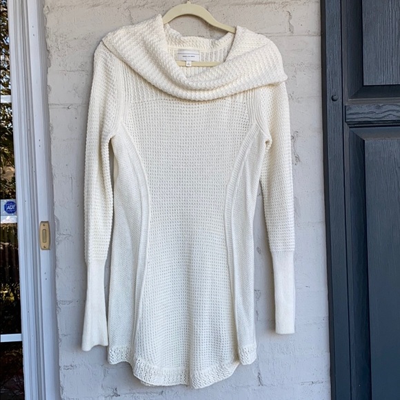 Anthropologie Sweaters - Anthropologie Sleeping on Snow cowl neck sweater